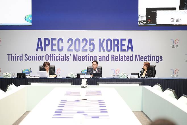 배경훈 과학기술정보통신부 장관이 4일 인천 송도컨벤시아에서 열린 ‘아시아태평양경제협력체(APEC) 디지털·AI 장관회의’에서 발언하고 있다. [과학기술정보통신부 제공]