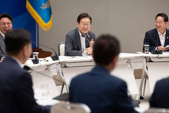 ▲이재명 대통령이 1일 서울 용산 대통령실 청사에서 전국 시도지사 간담회를 하고 있다. ⓒ연합뉴스