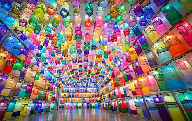 경남 진주에 있는 남강유등전시관 내부 모습. 2025.8.4. 경남도 제공