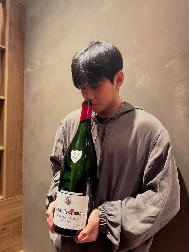 뷔 인스타그램 캡처.