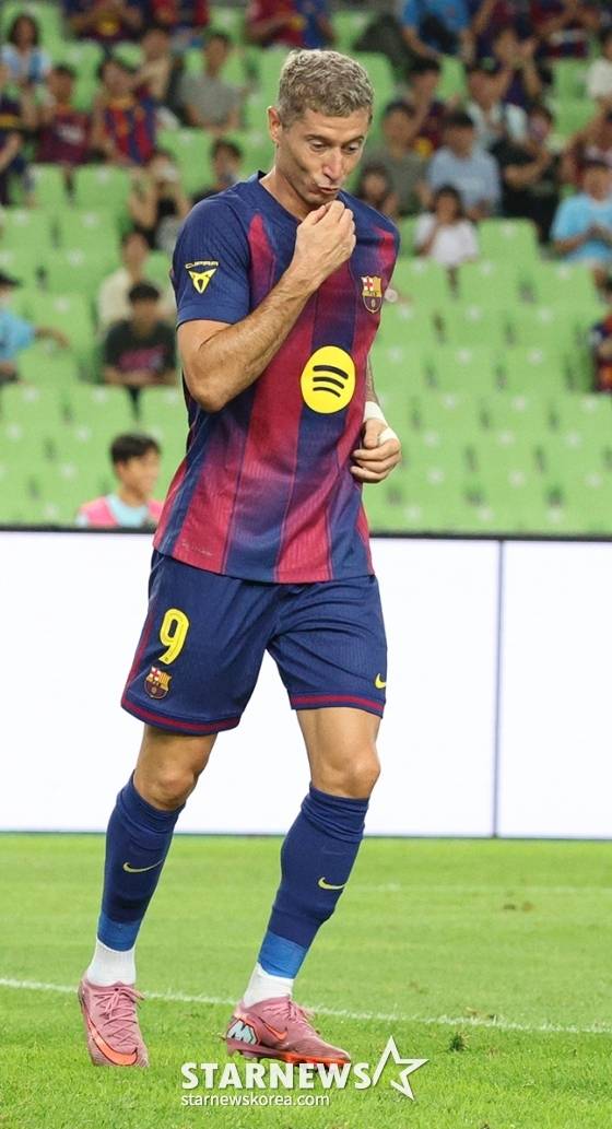 바르셀로나 공격수 로베르트 레반도프스키. /사진=김진경 대기자