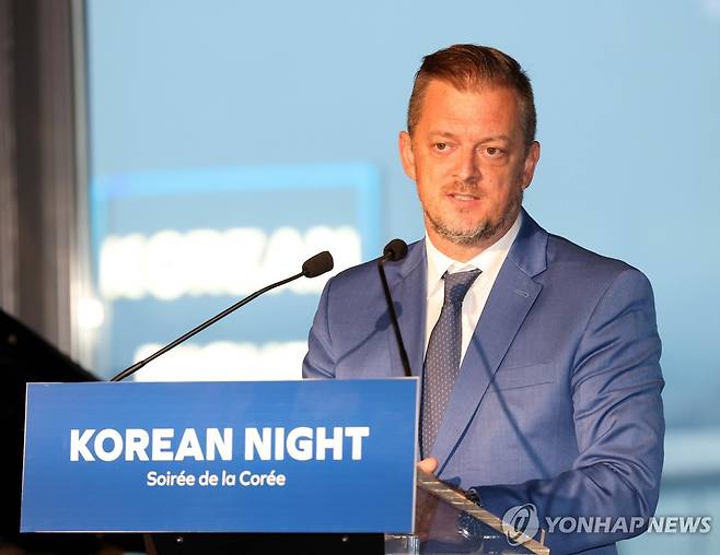 앤드루 파슨스 IPC 위원장(2024.8.30) (파리=연합뉴스) 공동취재단 = 8월 30일(현지시간) 파리 18구 르 데니에르 에타쥬에서 열린 대한민국의 밤 행사에서 앤드루 파슨스 국제패럴림픽 위원장이 축사하고 있다.