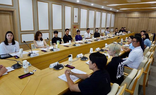 지난 7월 29일 오후 충북 진천 국가대표선수촌 내 행정센터 회의실에서 체육회 선수위원회 첫 회의가 열리고 있다. 사진=연합뉴스