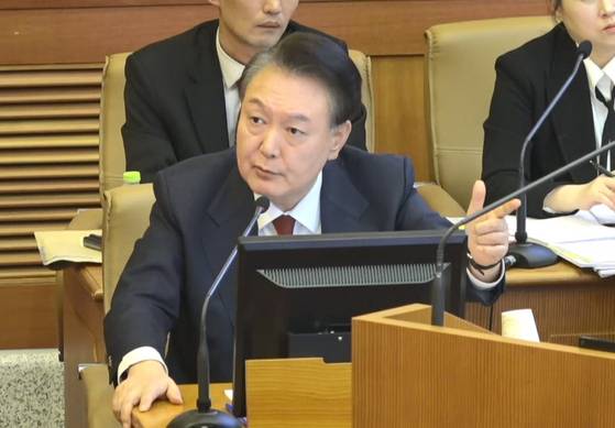 윤석열 대통령이 지난 20일 서울 종로구 헌법재판소에서 열린 본인의 탄핵 심판 10차 변론에서 발언하고 있다. 〈사진=헌법재판소 제공〉