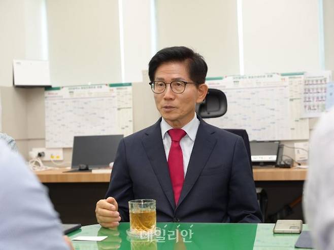 김문수 후보는 앞서 대전광역시청에서 열린 출입기자 간담회에서도 이재명 대통령을 향해 "범죄자"라고 날을 세웠다. ⓒ김문수 후보 측 제공