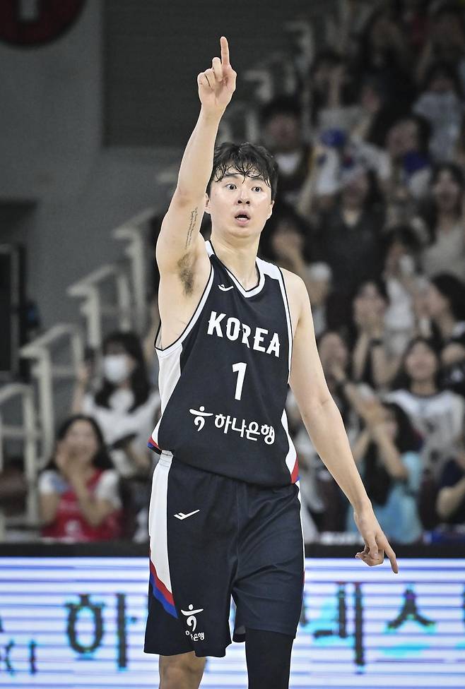 지난달 20일 경기 안양정관장아레나에서 열린 카타르와의 평가전에 출전한 이현중. 대한민국농구협회 제공.