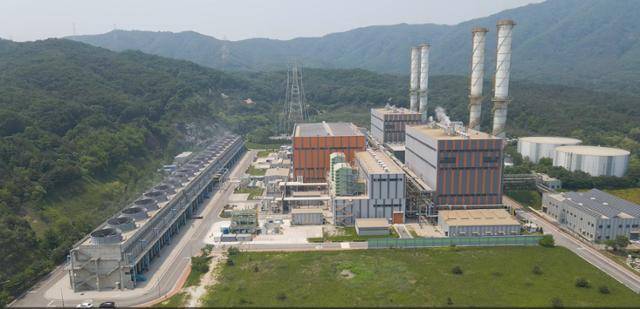 DL이앤씨 자회사 카본코가 개발한 이산화탄소 포집 설비가 설치된 포천복합화력발전소. DL이앤씨 제공