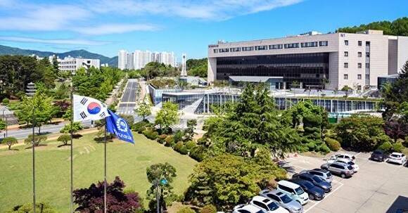 공주대와 통합형 모델로 '글로컬대학30'에 공동 신청하는 충남대 전경 [사진=충남대]