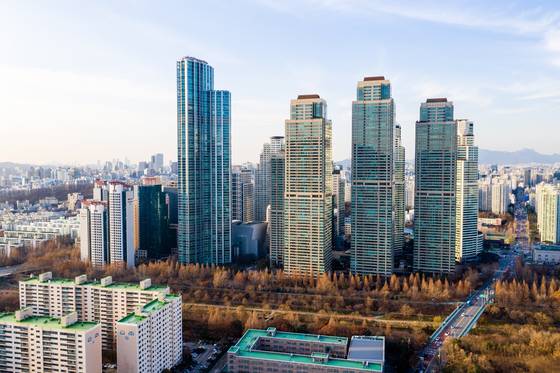 초고층 주상복합의 상징인 서울 강남구 도곡동 타워팰리스. 사진 서울시