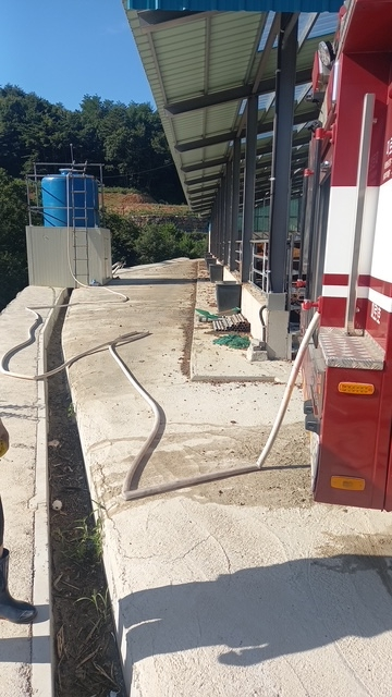 ▲ 강원소방본부는 최근 가뭄으로 어려움을 겪고 있는 삼척 지역에 급수를 지원했다. 강원소방본부 제공