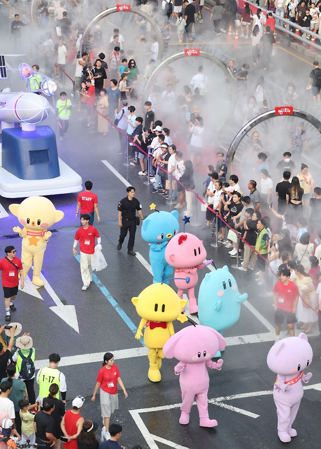 대전 중앙로 일대에서 지난해 8월 ‘대전 0시 축제’가 열리고 있다. 대전시 제공
