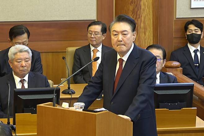 윤석열 대통령이 지난 4월 25일 서울 종로구 헌법재판소에서 열린 윤 대통령 탄핵심판 11차 변론에서 최종 의견 진술을 하고 있다. 2025.2.25 [헌법재판소 제공]