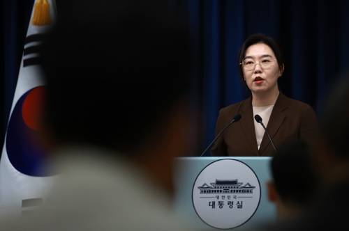질문에 답하는 강유정 대통령실 대변인 [연합뉴스 사진]