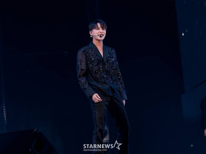 가수 김준수가 9일 서울 송파구 올림픽공원 KSPO DOME에서 열린 데뷔 20주년 기념 단독 콘서트 'JX 2024 CONCERT [IDENTITY] in SEOUL'(아이덴티티 인 서울, 이하 [IDENTITY])에서 멋진 무대를 선보이고 있다. / 사진제공=팜트리아일랜드, iNKODE /사진=김창현 chmt@