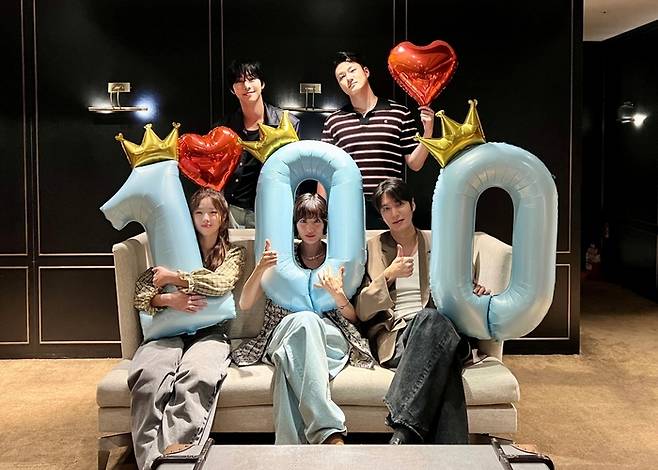 ‘전지적 독자 시점’ 100만 관객 돌파 감사 인증 사진. 사진|롯데엔터테인먼트