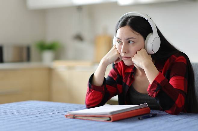 ADHD 양성 판정을 받은 참가자들은 공부와 운동 중에 배경음악을 더 자주 듣는 것으로 나타났다. [사진=게티이미지뱅크]