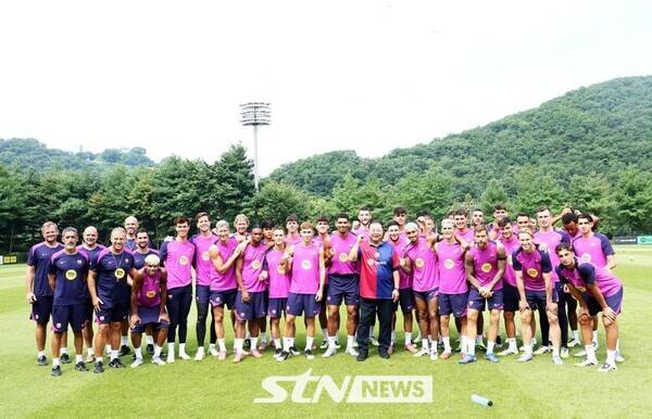 FC바로셀로나 선수들이 파주시 NFC에서 공식 훈련을 진행했다. /사진=파주시