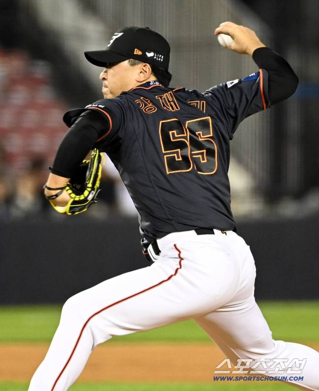 2023 KBO리그 한화 이글스와 LG 트윈스의 경기가 1일 잠실야구장에서 열렸다. 한화 강재민이 역투하고 있다.  잠실=허상욱 기자wook@sportschosun.com/2023.09.01/