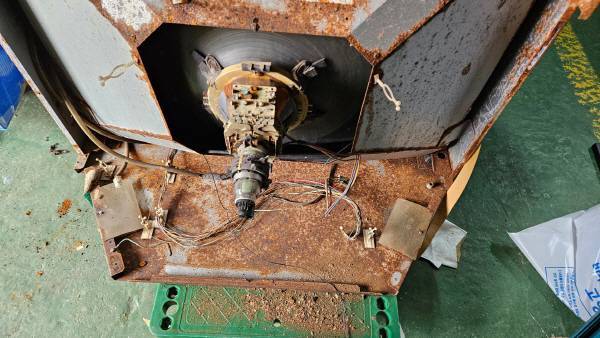 아래 발판도 거의 녹이다