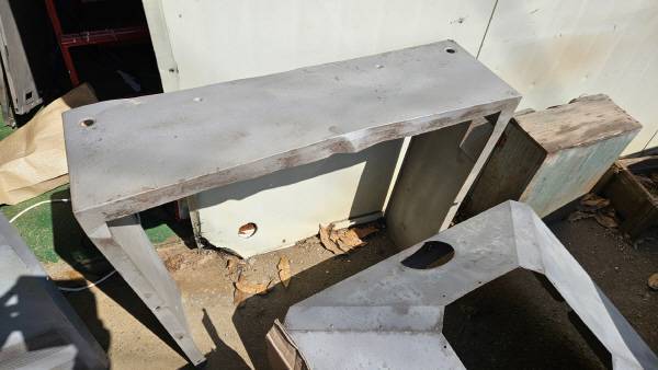 확실히 얇아진 모습을 확인할 수 있다.. 저 구부러진 부분을 다 펴야 할텐데..