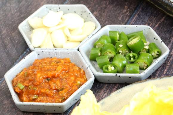 생마늘은 다양한 건강 효능을 가지고 있다. 사진은 생마늘. [사진=비움반찬]