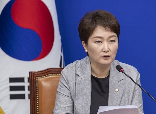 이언주 더불어민주당 최고위원이 지난달 23일 국회에서 열린 최고위원회의에서 발언하고 있다. 연합뉴스