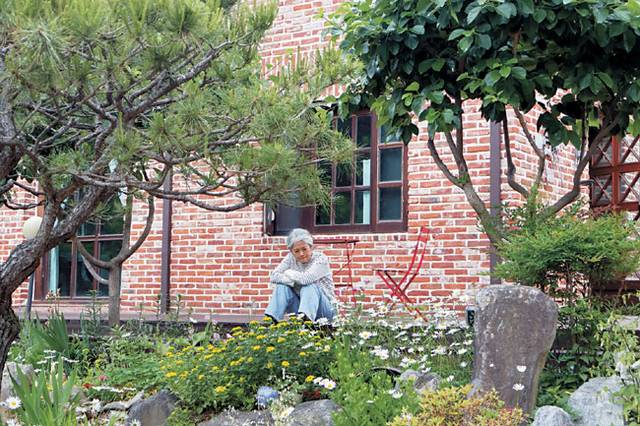 미술 교사였던 엄마는 ‘나만의 작업 공간’을 갖겠다는 꿈을 실천에 옮겼다.