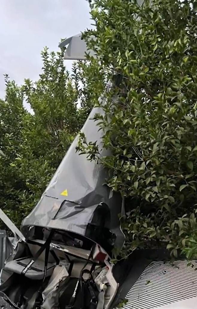 1일(현지시간) 아나돌루 통신과 휘리예트에 따르면 이날 오후 7시 20분쯤 아다나주 유레이르 지역의 한 활주로에서 청혼 이벤트에 동원된 민간 항공사 소속 경비행기가 이륙 직후 추락했다. 2025.8.1 아나돌루통신 자료