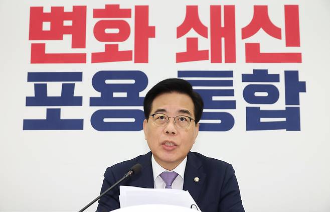 송언석 국민의힘 비상대책위원장 겸 원내대표가 8월6일 국회에서 열린 기자간담회에서 현안 발언을 하고 있다. ⓒ 시사저널 박은숙