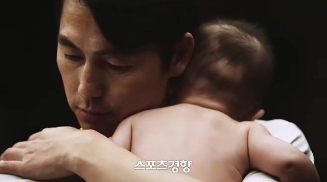 미혼모 캠페인에 참여한 배우 정우성 마리끌레르 유튜브 영상 화면