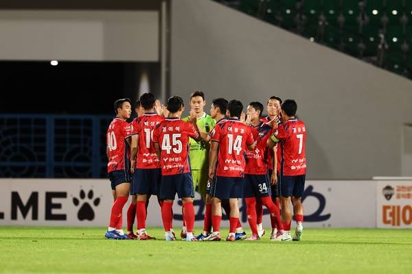Photo = Gimcheon Sangmu Professional Football Team provided