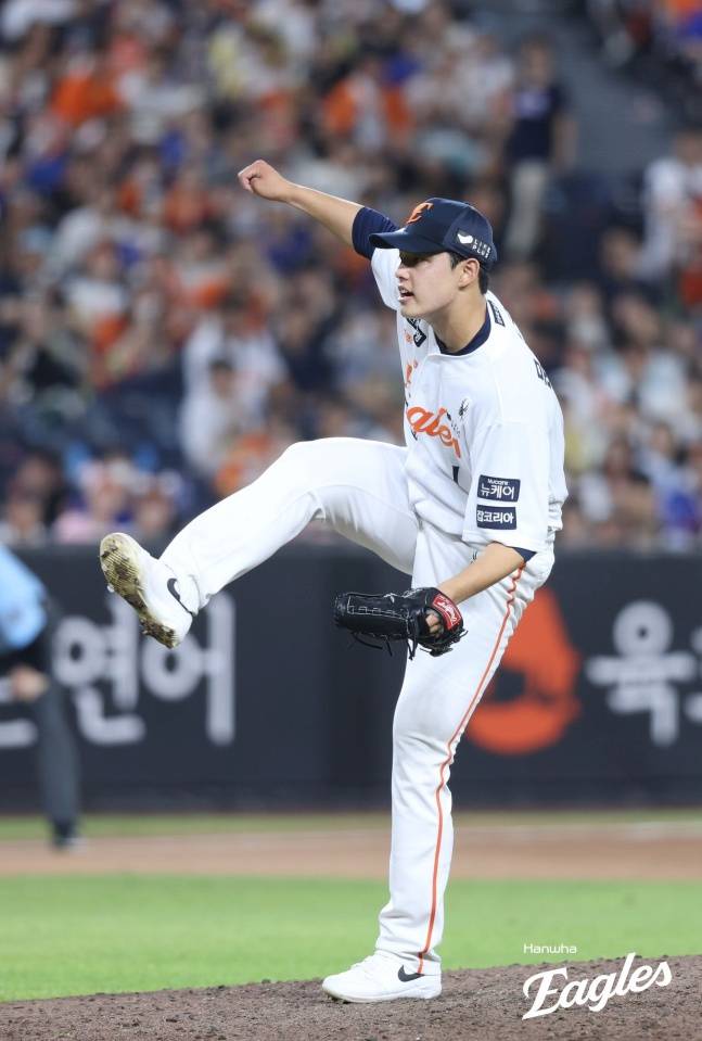 한화 문동주가 5일 대전 KT전에서 역투하고 있다. /사진=한화 이글스 제공