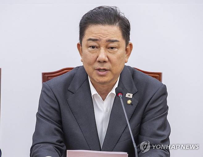 원내대책회의에서 발언하는 김병기 원내대표 (서울=연합뉴스) 황광모 기자 = 더불어민주당 김병기 원내대표가 5일 국회에서 열린 원내대책회의에서 발언하고 있다. 2025.8.5 hkmpooh@yna.co.kr
