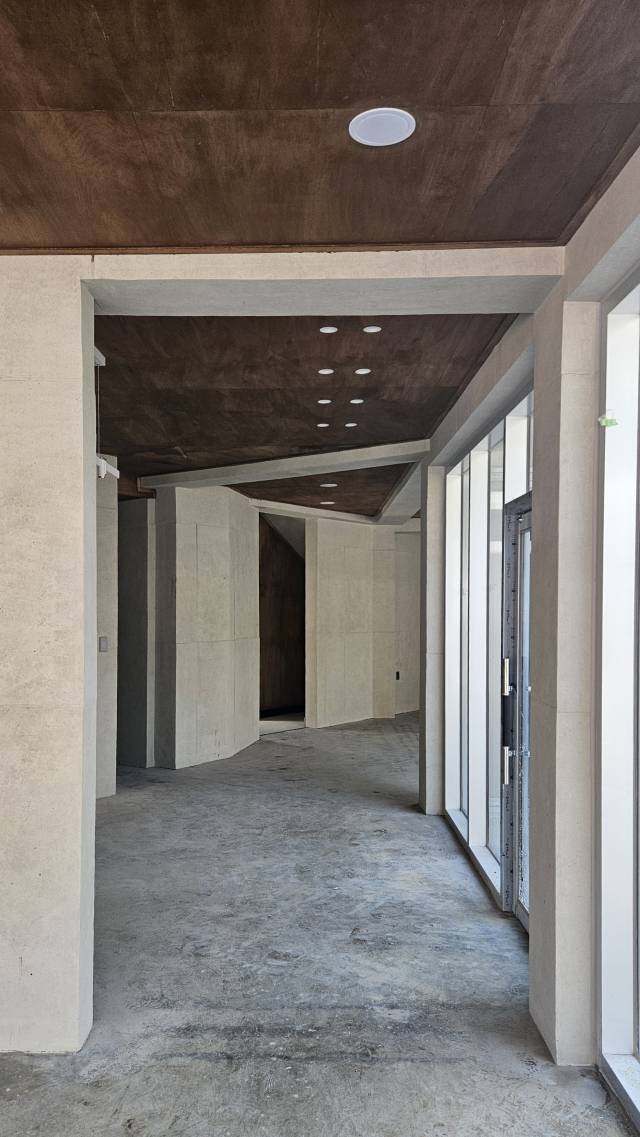 ‘우아한 Elegant’의 내부 모습.