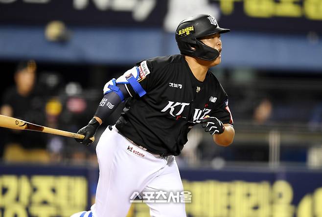 KT 강백호가 타격에 임하고 있다. 잠실 | 최승섭기자 thunder@sportsseoul.com
