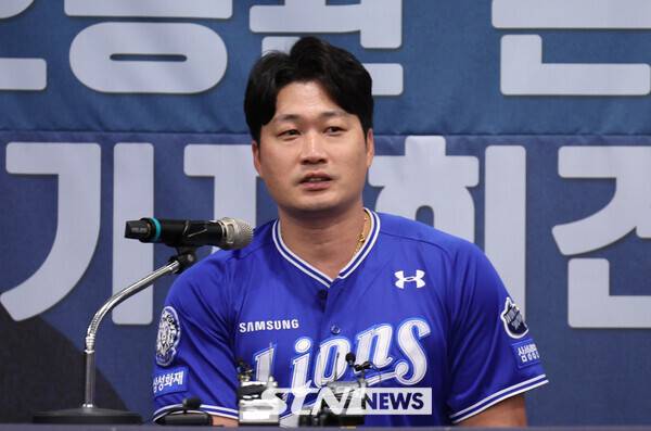 삼성 라이온즈 '끝판대장' 투수 오승환이 7일 오후 인천 연수구 오라카이 송도파크 호텔에서 은퇴 기자회견을 하고 있다. /사진=뉴시스