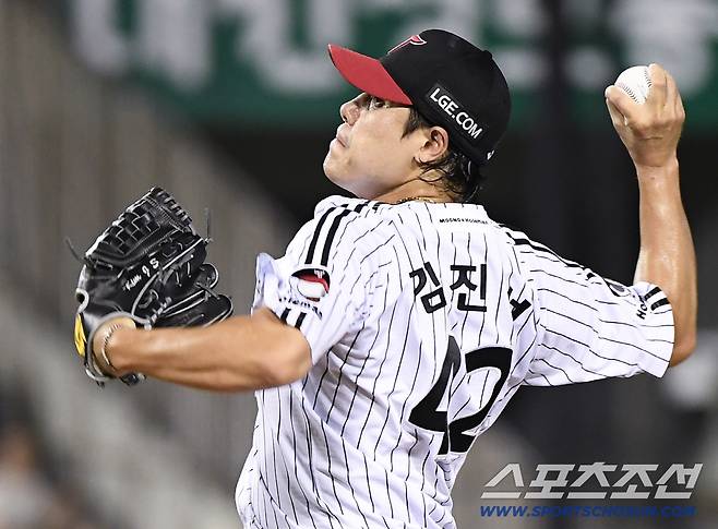 7일 서울 잠실구장에서 열린 두산-LG전. 김진성이 투구하고 있다.  잠실=정재근 기자 cjg@sportschosun.com/2025.8.7/