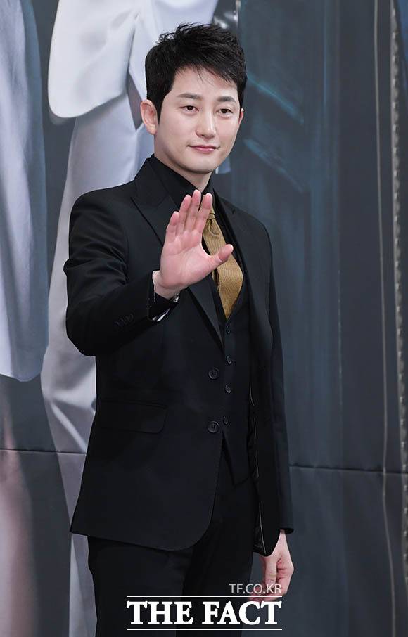 배우 박시후가 불륜 만남을 주선했다는 의혹에 휩싸인 가운데 소속사가 이를 부인하며 "허위사실유포 등 불법행위에 대해 배우가 받게 되는 큰 타격을 고려해 어떠한 선처도 없을 것"이라고 전했다. /더팩트 DB