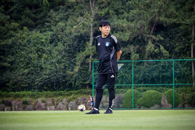 Photo = Ulsan HD