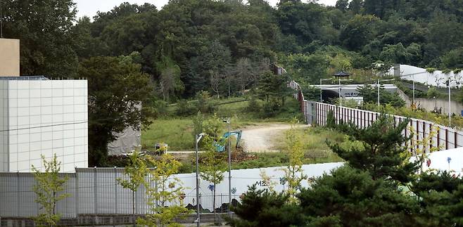 포스코이앤씨가 시공을 맡은 서울 서초구 서초동 '서리풀 복합시설 개발사업'(옛 국군정보사령부 용지) 전경.  매경DB
