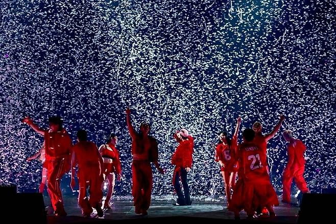 지드래곤 공연 장면. 지드래곤 SNS 캡처