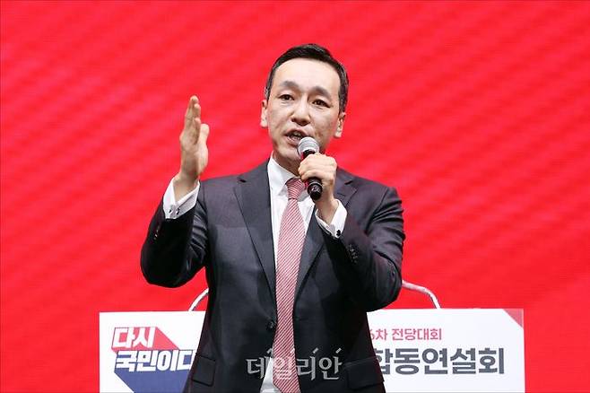 김민수 국민의힘 최고위원 후보가 8일 오후 대구 북구 엑스코 컨벤션홀에서 열린 국민의힘 제6차 전당대회 대구·경북 합동연설회에서 연설을 하고 있다. ⓒ데일리안 홍금표 기자