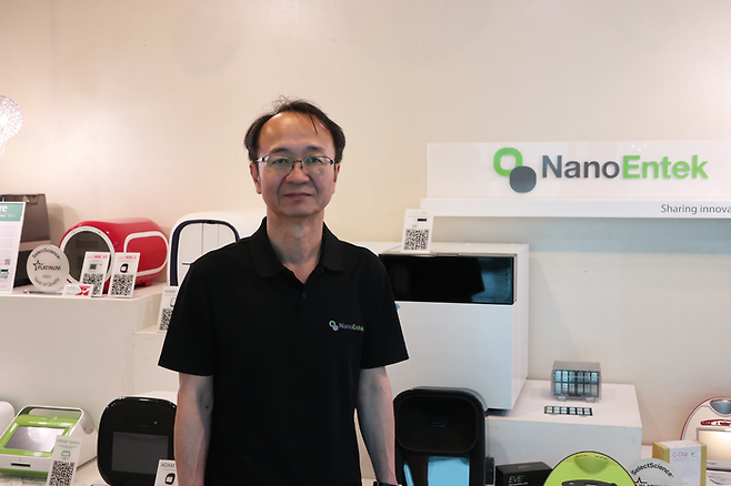 정찬일 나노엔텍 대표가 AI헬스케어를 자회사로 편입한 이후 계획에 대해 설명하고 있다. 나노엔텍