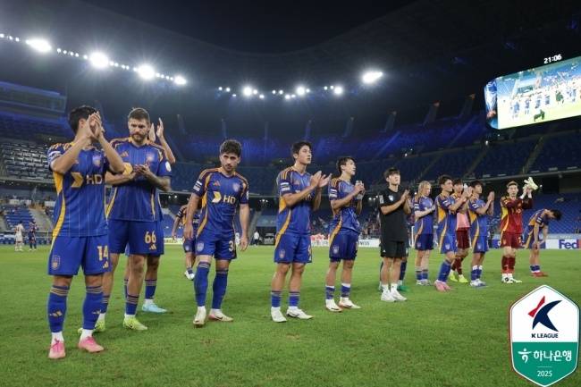 Photo = Professional Football Federation