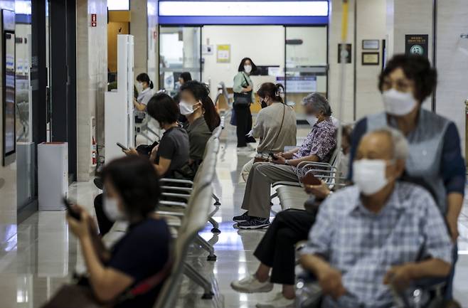 대학병원 내 환자 모습/사진= 뉴시스