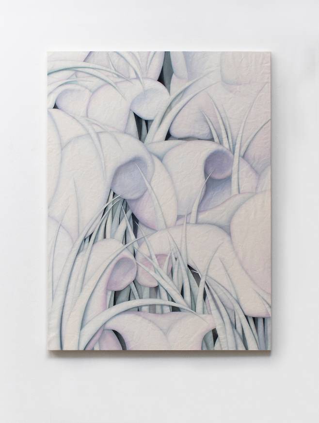 김영현, '선잠(Seonjam)', 광목에 채색, 호분, 130 x 97 cm(2025). 김리아갤러리 제공