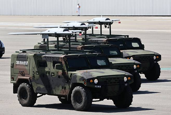 스텔스형상드론이 소형전술차량에 탑재되어 이동하고 있다. 세계일보 자료사진
