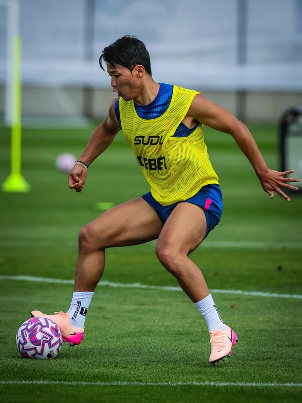 프리시즌 훈련 중인 황희찬. 황희찬 SNS