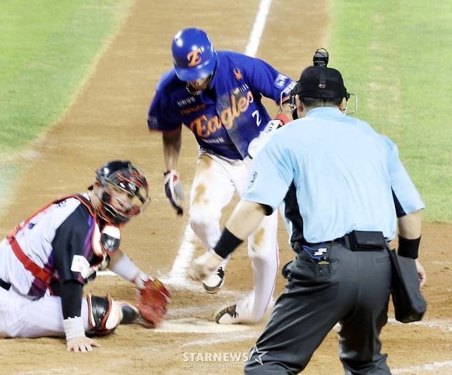 [한번에쓱]악송구가 돕는구나! '죽을뻔' 심우준, 1-0으로 앞서는 한화