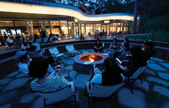 불멍 존 ‘휴마당’의 밤 풍경. 노원구청 제공